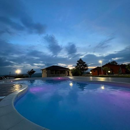 비사키아 Truni Farm Country House B&B 외부 사진
